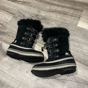 Sorel Women's Joan of Arctic Black Leather Suede  Waterproof Fur Lace Boots Sz 5